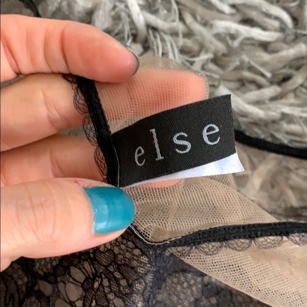 Else Lingerie Set - Picture 7 of 8